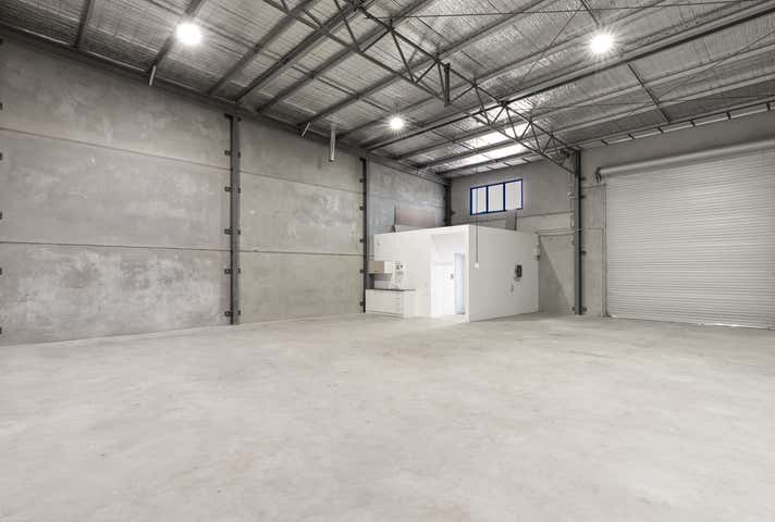 2/22 Selkirk Drive Wendouree VIC 3355 - Image 5