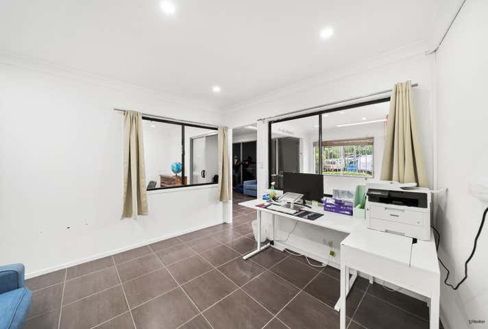 1/4 Flagstone Drive Burleigh Heads QLD 4220 - Image 7