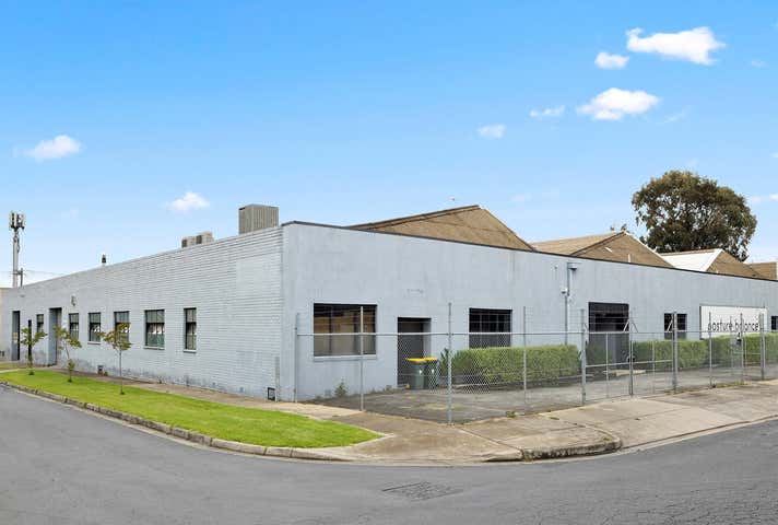 4 Guilfoyle Avenue Coburg North VIC 3058 - Image 1
