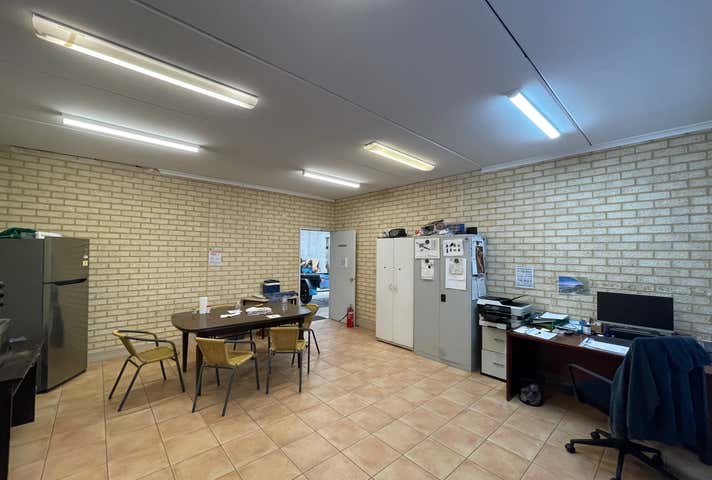 15 Pavers Circle Malaga WA 6090 - Image 17