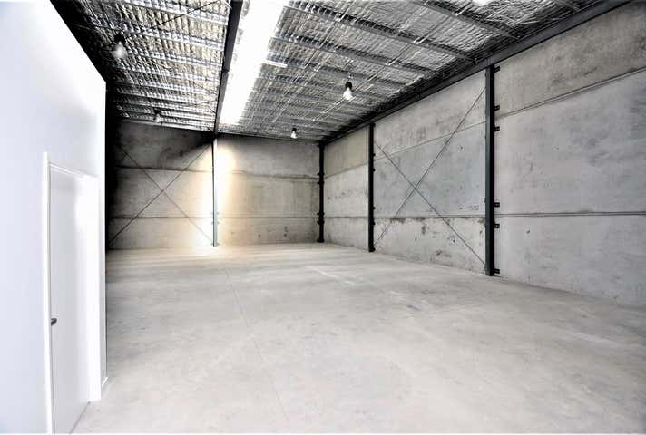 13a Roanoak crt East Bendigo VIC 3550 - Image 3