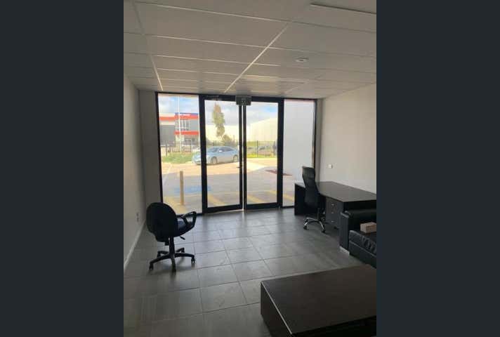 Unit  2, 4 Geehi Way Ravenhall VIC 3023 - Image 4