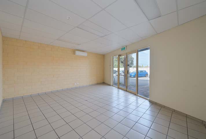 4,2-6 Tulloch Way Canning Vale WA 6155 - Image 17