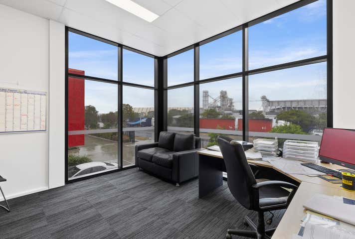 1/300 Lavarack Avenue Pinkenba QLD 4008 - Image 5