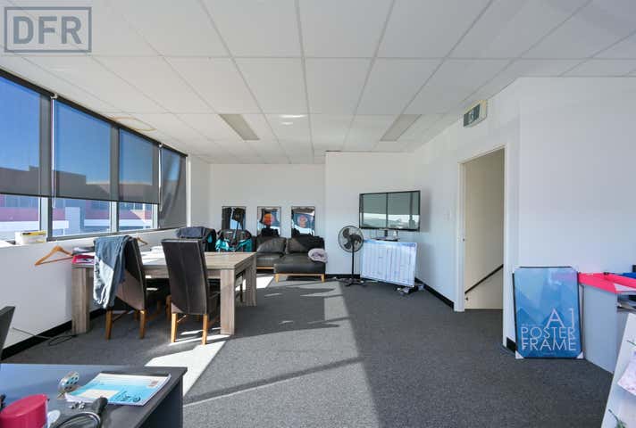 1/11 Simper Road Yangebup WA 6164 - Image 8