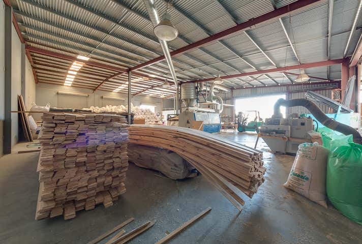 25 Stanhope Gardens Midvale WA 6056 - Image 8