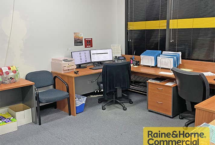 10A/104 Gympie Road Strathpine QLD 4500 - Image 9