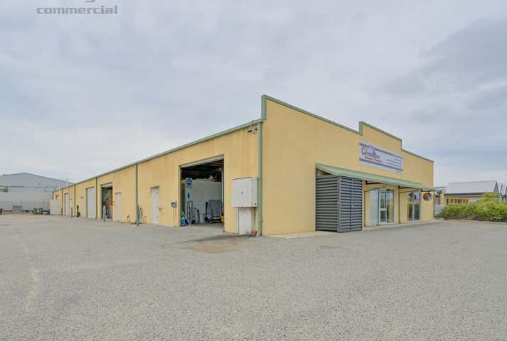 13 Helmshore Way Port Kennedy WA 6172 - Image 2