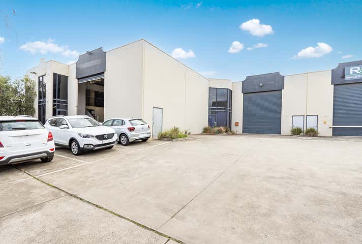 2/8  Elm Park Drive Hoppers Crossing VIC 3029 - Image 3