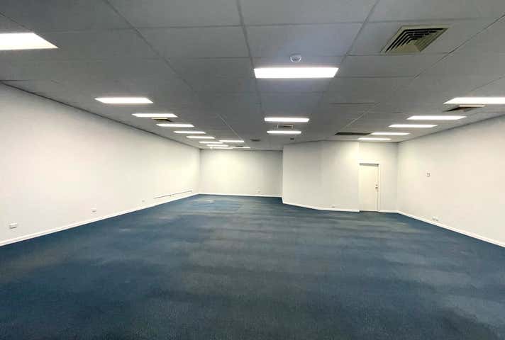 2/8 Paramount Dr Wangara WA 6065 - Image 3