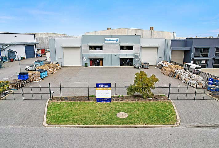 14 Tacoma Circuit Canning Vale WA 6155 - Image 17