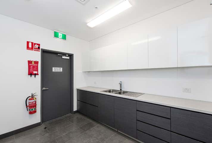 17 Honeybush Drive Joondalup WA 6027 - Image 4