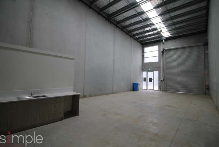 16 Bambra Crescent Cranbourne West VIC 3977 - Image 5