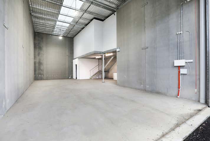 18/5-11 Waynote Place Unanderra NSW 2526 - Image 2