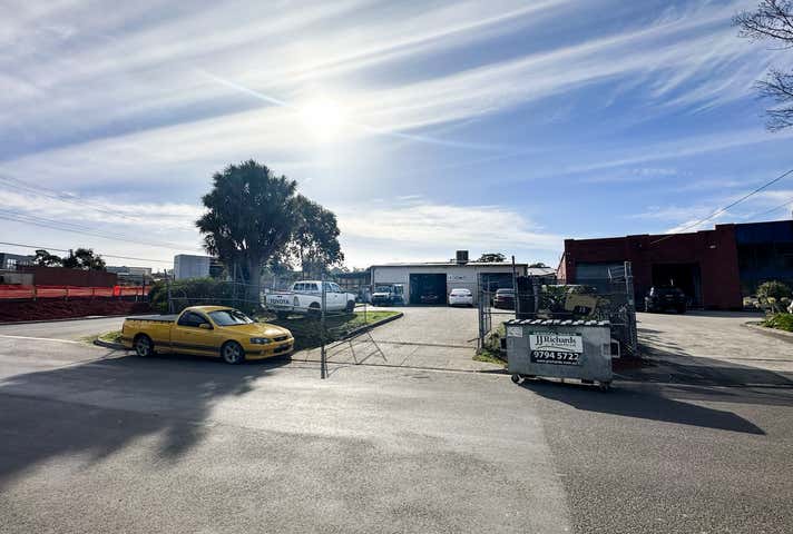 13 Gifford Avenue Ferntree Gully VIC 3156 - Image 5