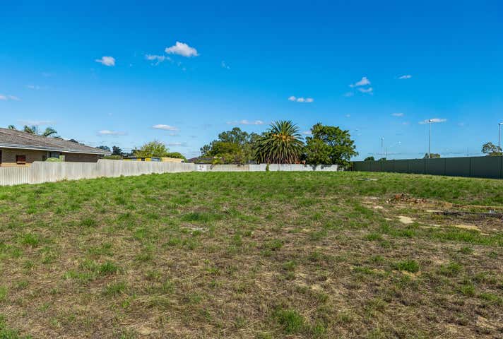 8 Osborne Place Stirling WA 6021 - Image 3