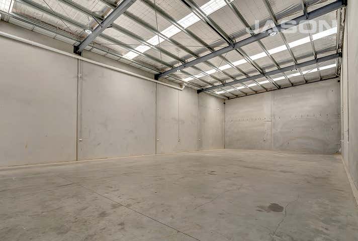 2/5 Grasslands Avenue Craigieburn VIC 3064 - Image 4