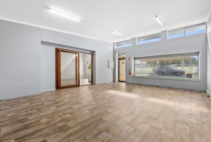 Shops 1 &/136 Ormond Road East Geelong VIC 3219 - Image 3