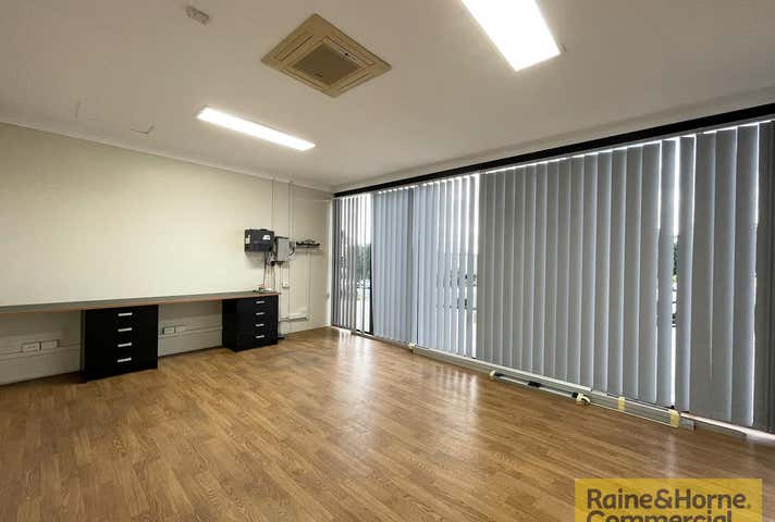 2/1 Combarton Street Brendale QLD 4500 - Image 2