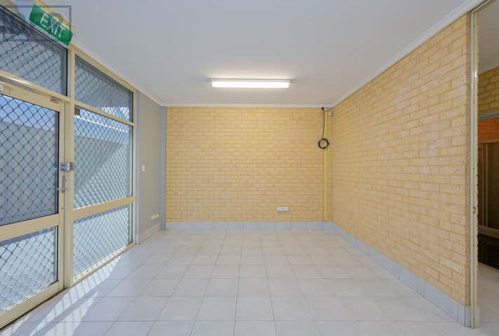 2/8 Erceg Road Yangebup WA 6164 - Image 15