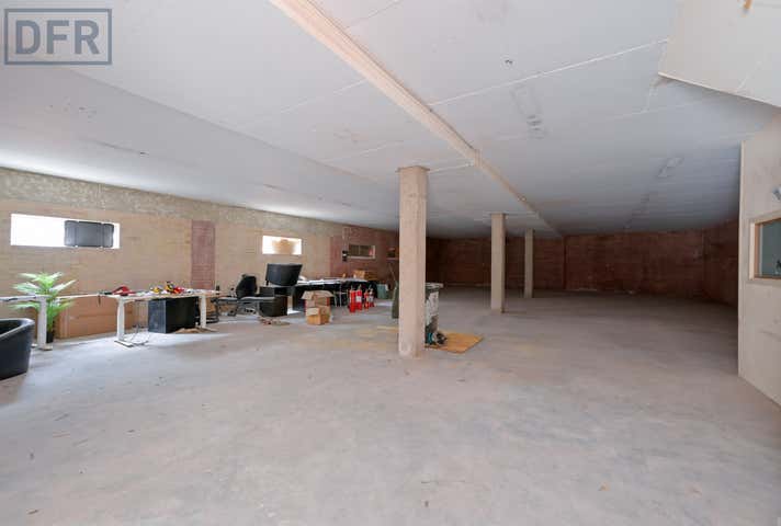 216 South Street White Gum Valley WA 6162 - Image 11