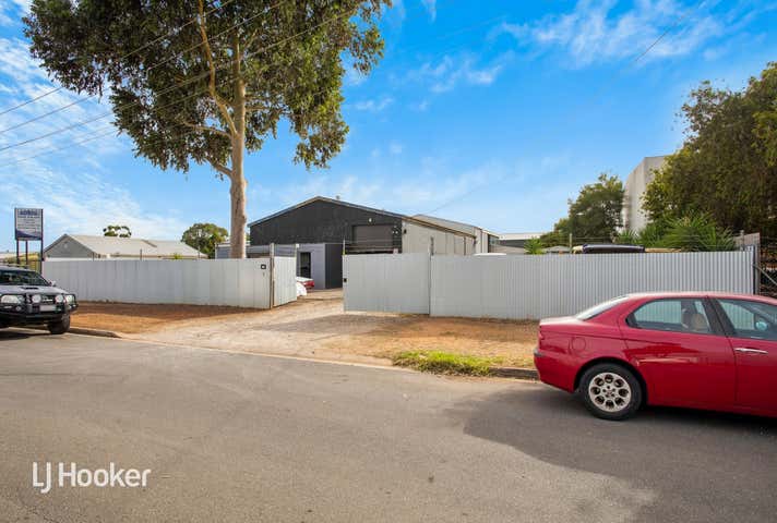 15 Bradpole Road Edinburgh North SA 5113 - Image 2