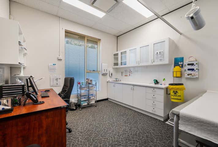 Roxburgh Park Superclinic, Homestead Plaza, 101 Ravenhill Boulevard Roxburgh Park VIC 3064 - Image 6
