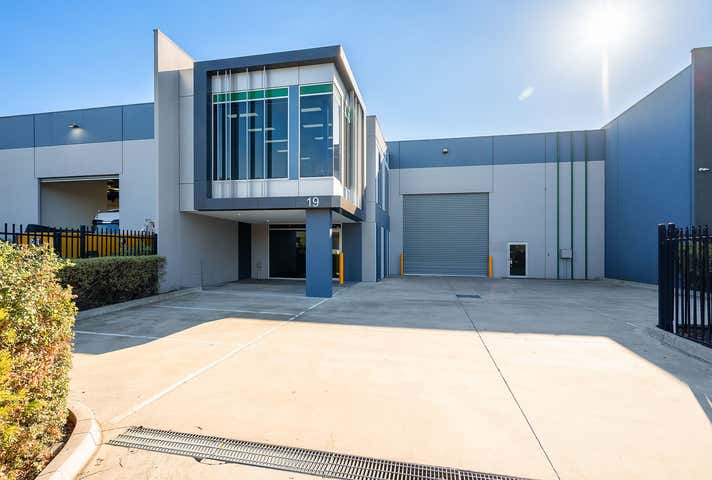 19 Latitude Boulevard Thomastown VIC 3074 - Image 2