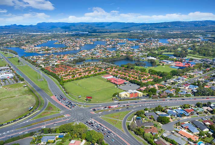 18 Fairway Drive Clear Island Waters QLD 4226 - Image 11