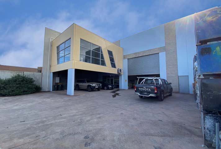 24 Clelland Road Brooklyn VIC 3012 - Image 4