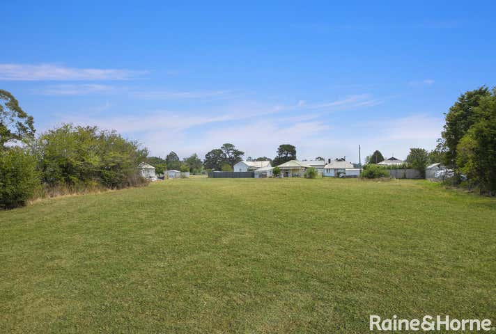 16 Parkes Road Moss Vale NSW 2577 - Image 4