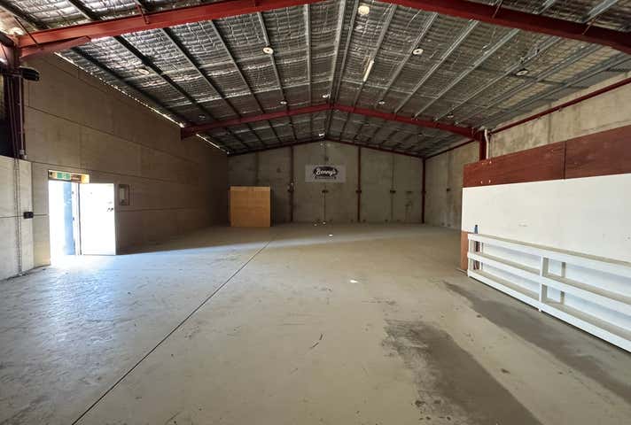 2/5 Mores Court Wodonga VIC 3690 - Image 3