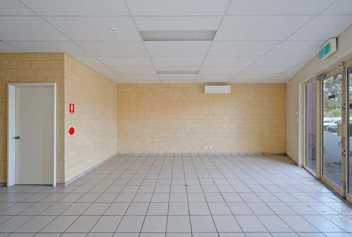 4,2-6 Tulloch Way Canning Vale WA 6155 - Image 16