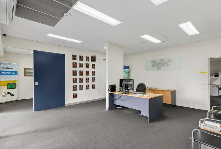 (Crn Pakington Street), 63-69 West Fyans Street Newtown VIC 3220 - Image 15