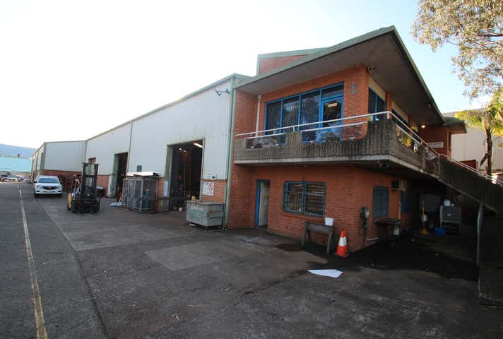 4 Doyle Avenue Unanderra NSW 2526 - Image 1