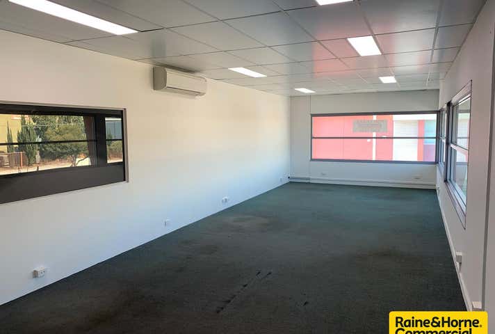 1/8 Hurley Street Canning Vale WA 6155 - Image 3