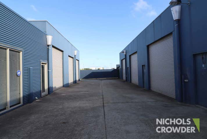 9/27 Progress Street Mornington VIC 3931 - Image 3