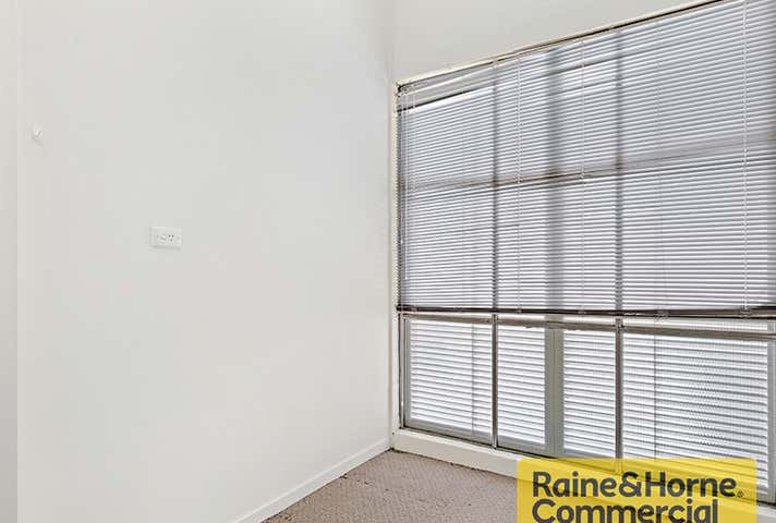 5 & 6, 16 Brighton Road Sandgate QLD 4017 - Image 8