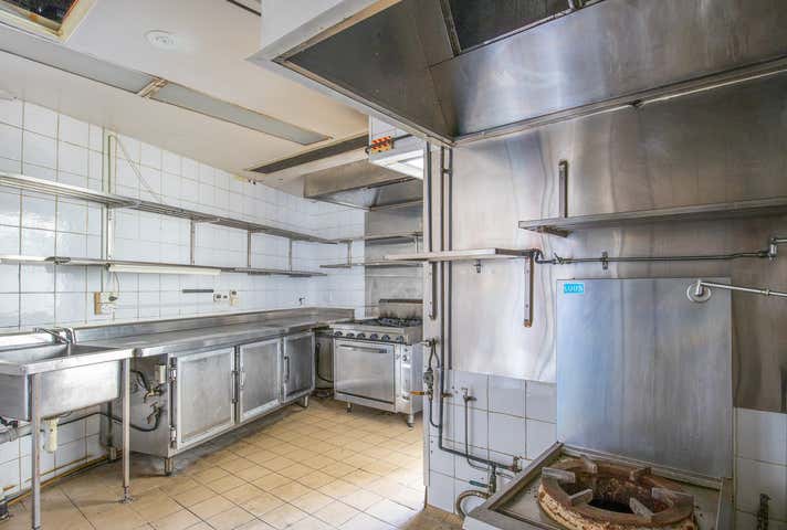 10-11, 9 Beach Rd Surfers Paradise QLD 4217 - Image 10