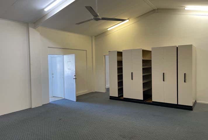 2/472 Severin Street Manunda QLD 4870 - Image 3