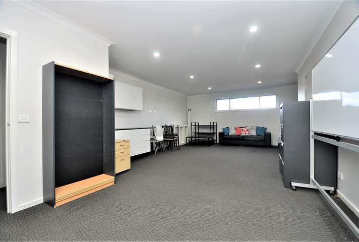 1/8  Wood Street Long Gully VIC 3550 - Image 5