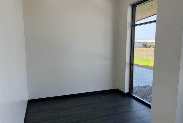 Amaroo Village, Suite 2, 2-8 Karobean Drive Mareeba QLD 4880 - Image 6