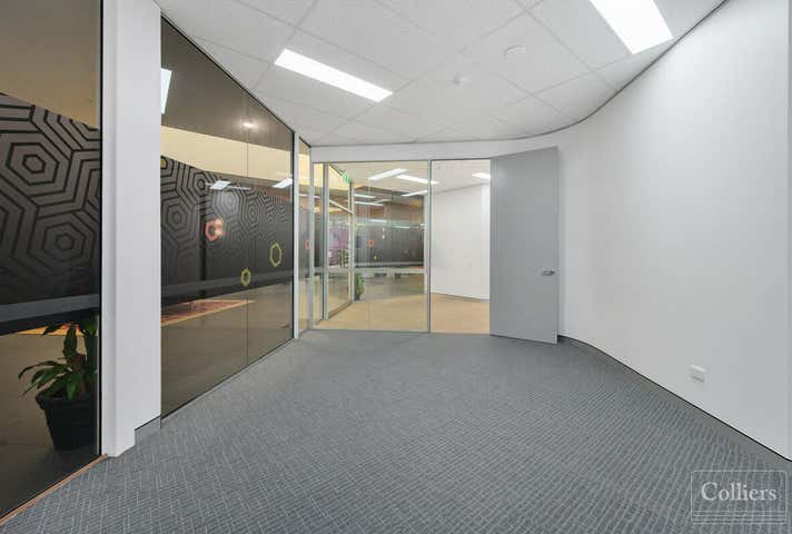 10/71 Stanley Street Townsville City QLD 4810 - Image 5