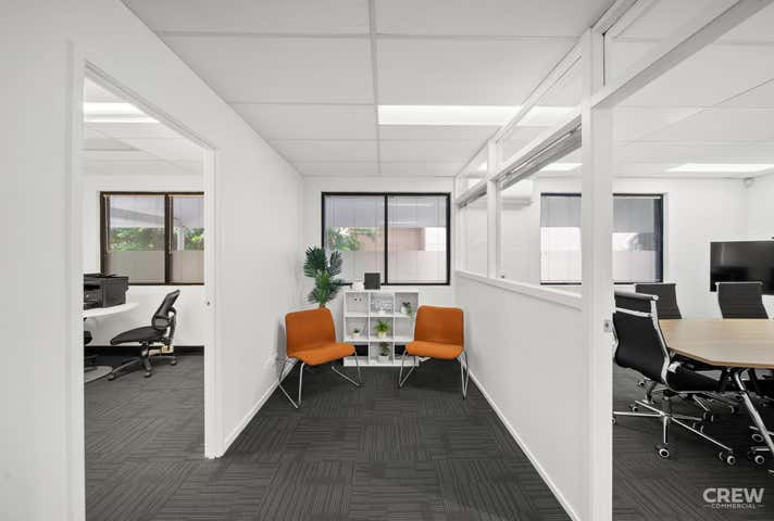 109 Upton Street Bundall QLD 4217 - Image 35