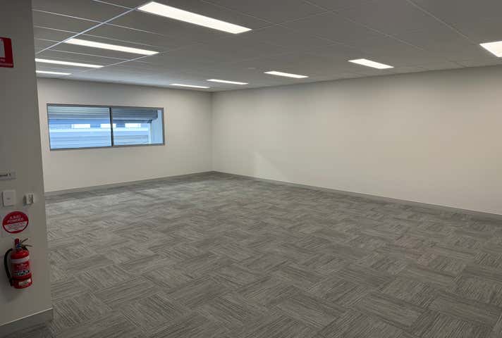 15/10 Logistics Place Arundel QLD 4214 - Image 6