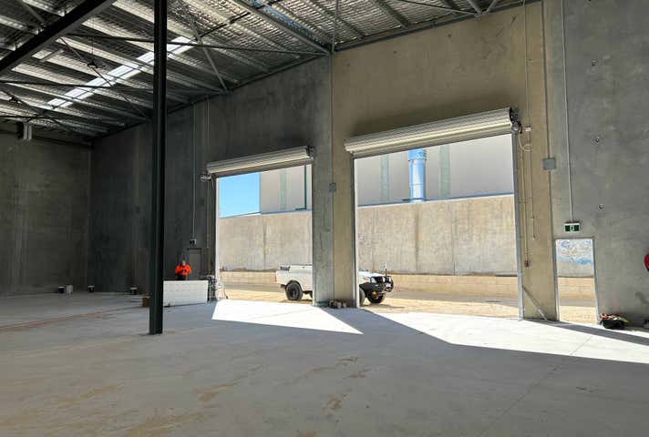 18 Pinnacle Drive Neerabup WA 6031 - Image 8