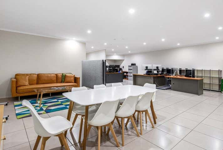 2/789 Kingsford Smith Drive Eagle Farm QLD 4009 - Image 4