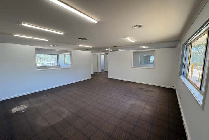 2 & 4/48 Conrad Place Lavington NSW 2641 - Image 5