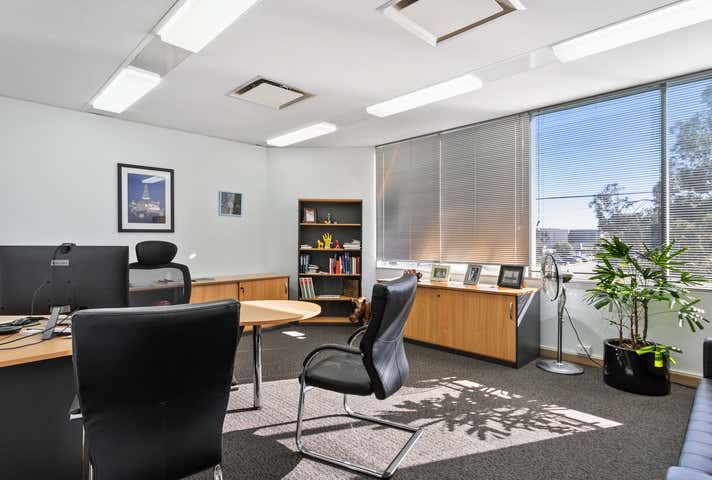 35 Peel Road O'Connor WA 6163 - Image 15