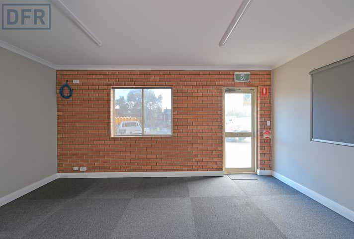 4/35 Cooper Road Cockburn Central WA 6164 - Image 6